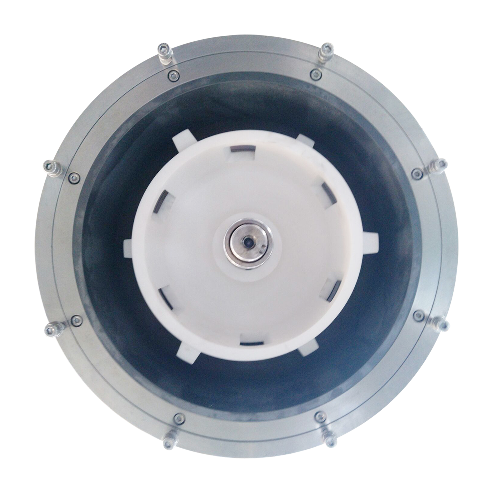 Ceramic pin and silicon chamber of basket mill